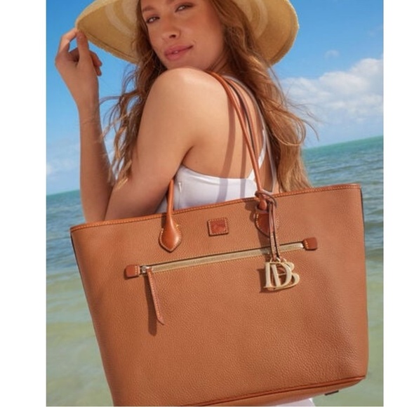 Dooney & Bourke Pebble Grain Large Tote in Caramel Excellent Condition - Picture 1 of 16